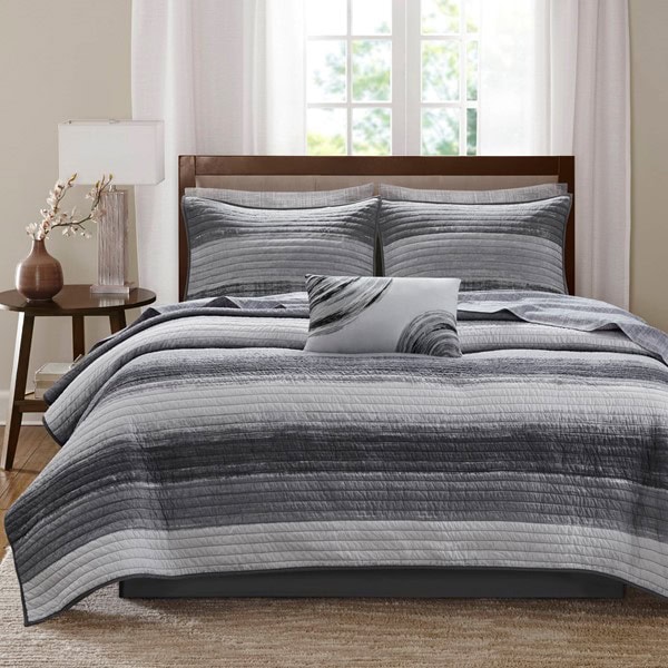 Madison Park Essentials Saben Quilt Set with Cotton Bed Sheets in Black, Full MPE13-1207
