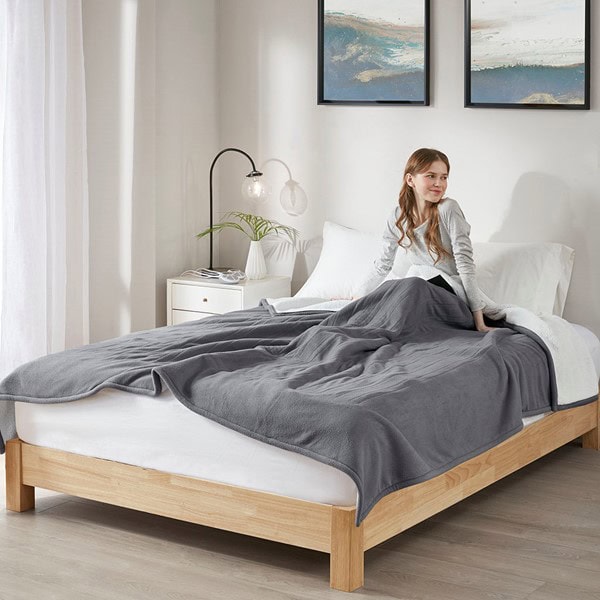 Serta Fleece to Sherpa Heated Blanket in Dark Grey, Queen ST54-0104 - Image 3