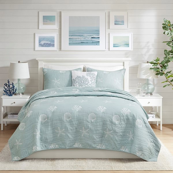 Harbor House Blue Seaside 4 Piece Cotton Reversible Embroidered Quilt Set with Throw Pillow in Aqua, King/Cal King HH13-1548 - Image 2