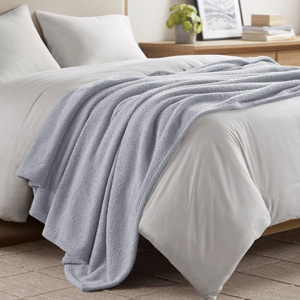 Madison Park Dream Soft Blanket in Grey, Twin BR51-4440