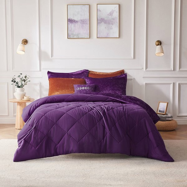 Intelligent Design Felicia Velvet Comforter Set with Throw Pillow in Purple, Full/Queen ID10-1902 - Image 2