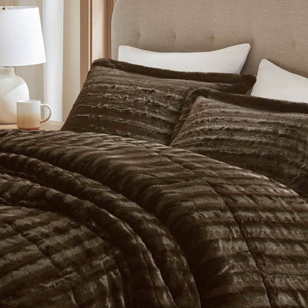 Madison Park Duke Faux Fur Comforter Mini Set in Chocolate, King/Cal King MP10-3069 - Image 3