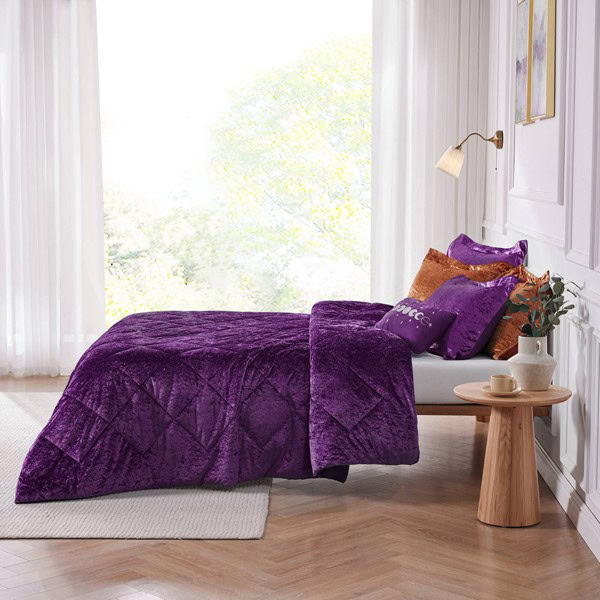 Intelligent Design Felicia Velvet Comforter Set with Throw Pillow in Purple, Full/Queen ID10-1902 - Image 4