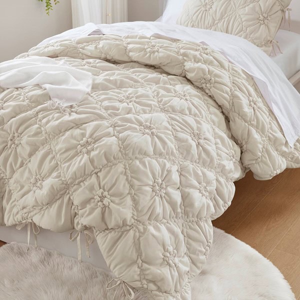 Intelligent Design Lily Comforter Set in Ivory, Twin ID10-2479 - Image 2