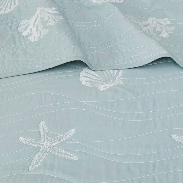 Harbor House Blue Seaside 4 Piece Cotton Reversible Embroidered Quilt Set with Throw Pillow in Aqua, King/Cal King HH13-1548 - Image 3