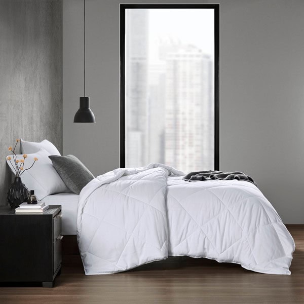 Sharper Image Cooling Touch Oversized Down Alternative Comforter in White, Full/Queen SI10-0019 - Image 4