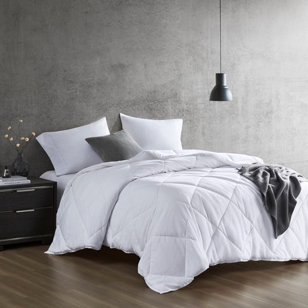 Sharper Image Cooling Touch Oversized Down Alternative Comforter in White, Full/Queen SI10-0019 - Image 2