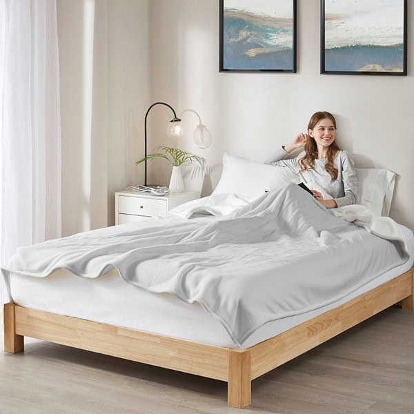 Serta Fleece to Sherpa Heated Blanket in Light Grey, Full ST54-0138 - Image 2