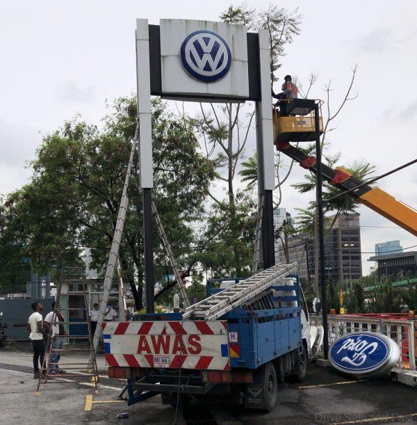 Cergaz Autohaus Volkswagen pylon