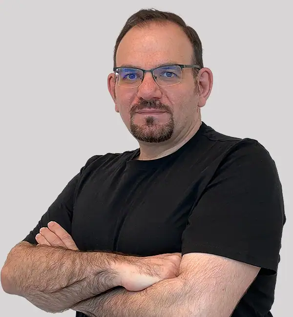 Portrait of a co-founder and COO at Syncrow.