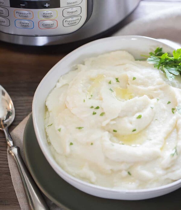 instant pot mashed cauliflower ready to serve