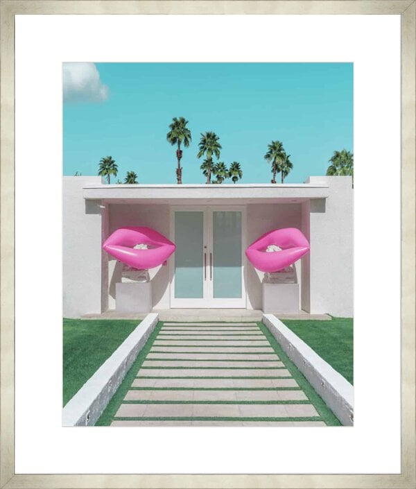 Mid-Century Modern House with Pink Lips - 10cm Mount Board Med. Box Champagne