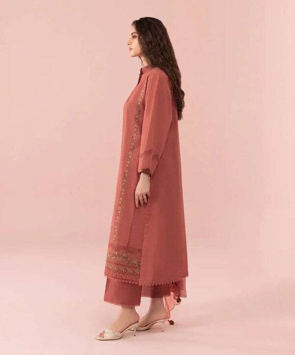 Sapphire Baqra Eid Special's Lawn 3pc Summer 26 - Image 3