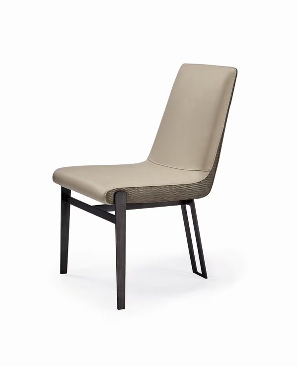 Andrea Chair