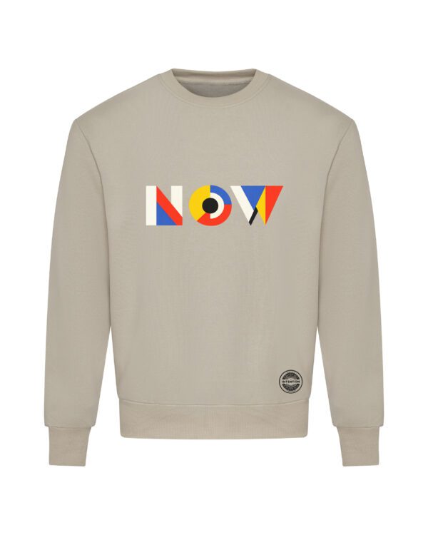 Bluza unisex NOW 440 g crewneck piaskowa – przód | Vibes Goods