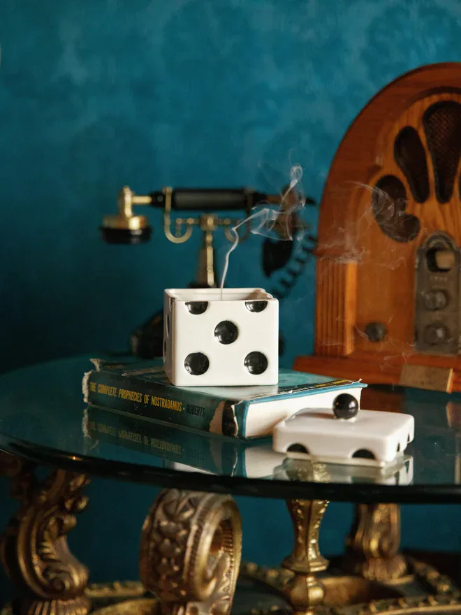 Vela con tapa "Lucky dice" lava stone - Imagen 4