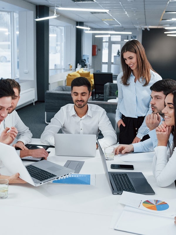 employee_discuss-min