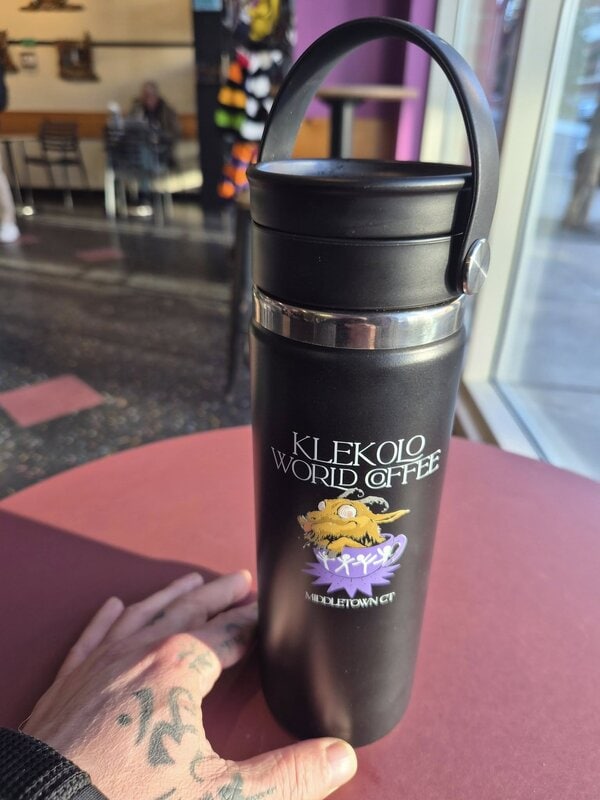 Klekolo Hydro Flask – limited edition 20oz bottle with Leo Gonzalez artwork, Middletown CT coffeehouse merch