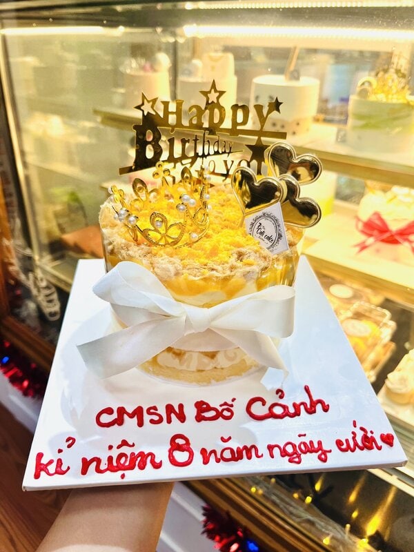 Bánh Sinh Nhật Bông Lan Trứng Muối Size 16 Bánh Sinh Nhật Bông Lan Trứng Muối Size 16