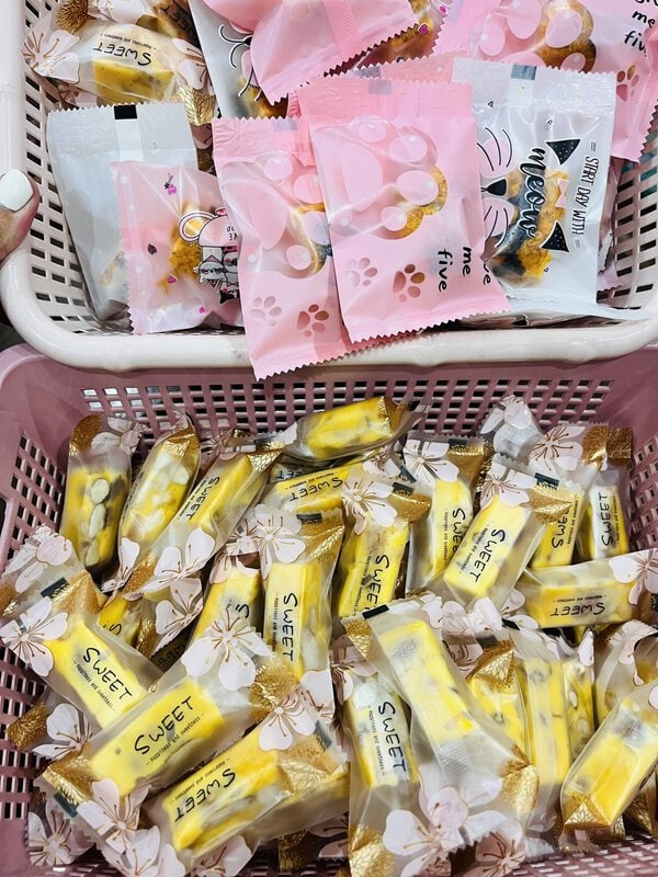 Kẹo Hạnh Phúc Nougat Xoài 300gr - Ít Ngọt, Healthy (1) Kẹo Hạnh Phúc Nougat Xoài 300gr - Ít Ngọt, Healthy