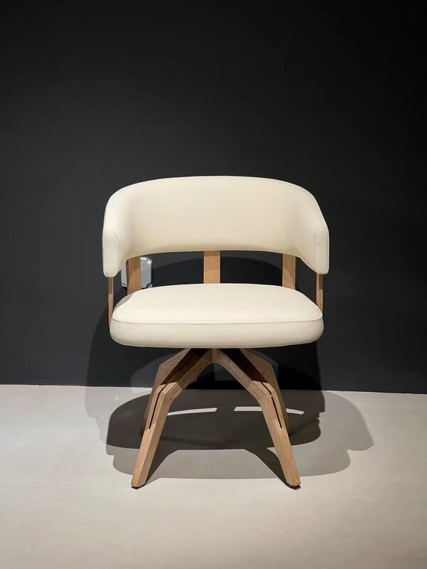 Lira Chair