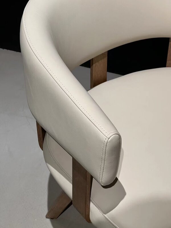Lira Chair - Image 3
