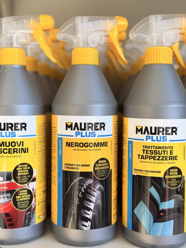 Nero Gomme MAURER Plus 750 ml con Nebulizzatore – Lucidante e Protettivo per Pneumatici Auto