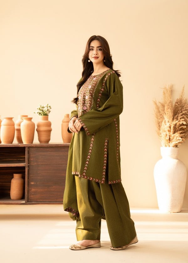 Nayel EMBROIDERED LAWN 3PC WITH CHIFFON DUPPATA - Image 4