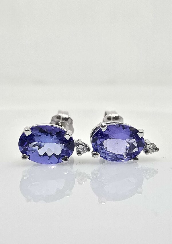 14k 1.64ctw Tanzanite With Accent Diamond Studs - Image 2