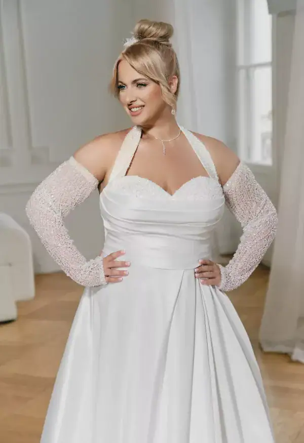 Zauberhaftes Curvy Brautkleid und liebevolle Beratung Regensburg und Passau