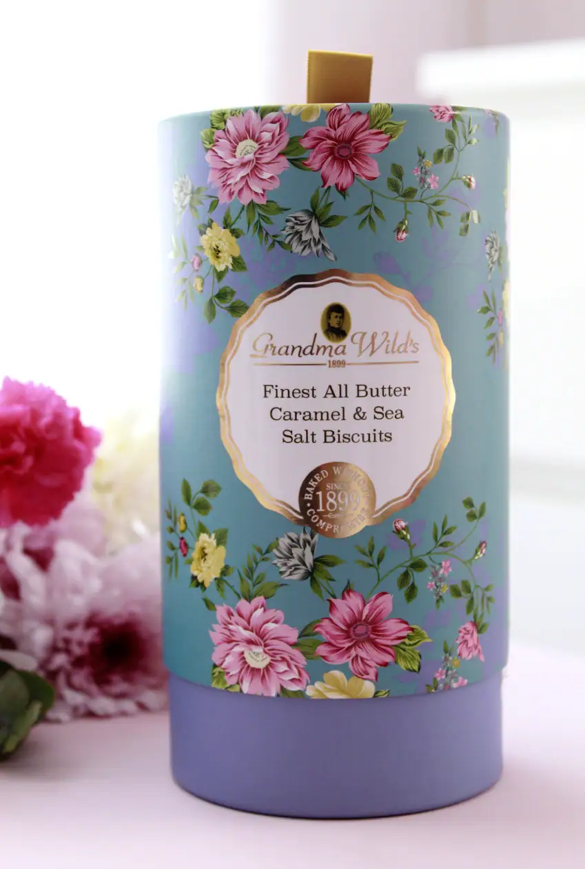 Caja de regalo exclusiva Mamá Floral para transmitir afecto y momentos especiales - Imagen 4