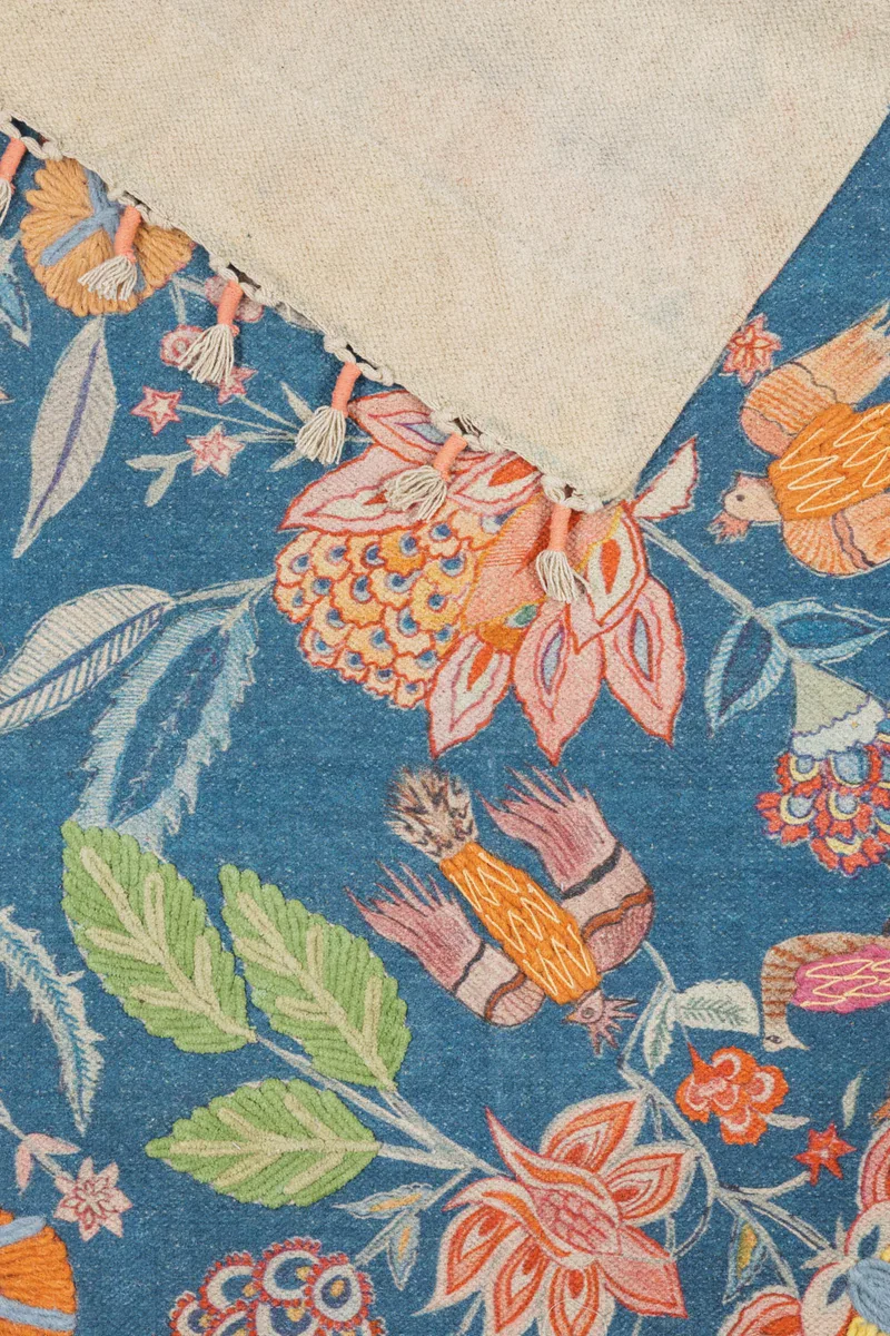 Alfombra "Botanic Twist" fondo azul 190x70 cm - Imagen 2