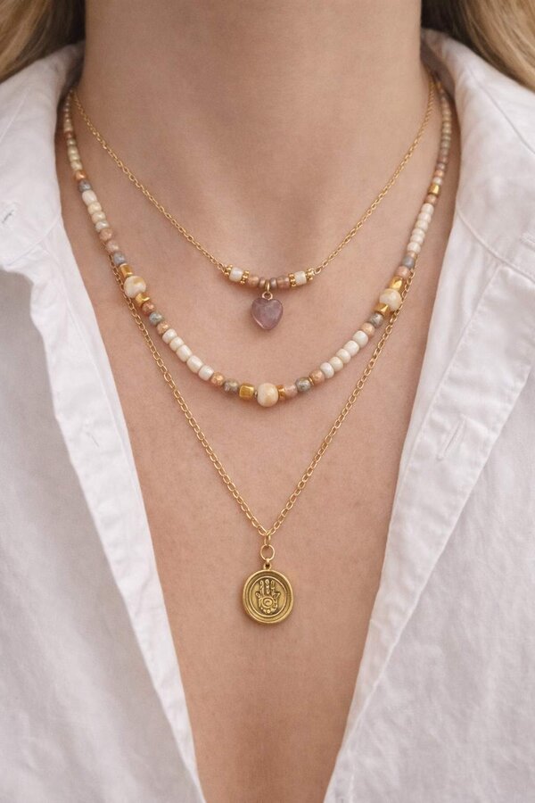 Kette Tia im Layering Look mit zwei Boho Perlenketten von LIUSH Berlin