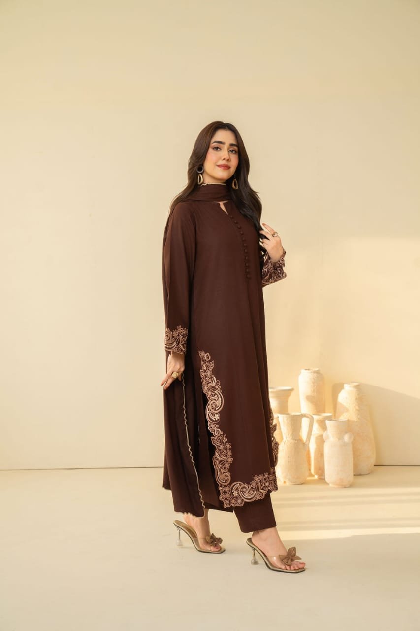 Mahira Baqra Eid Special's Lawn 3pc Summer 26 - Image 3