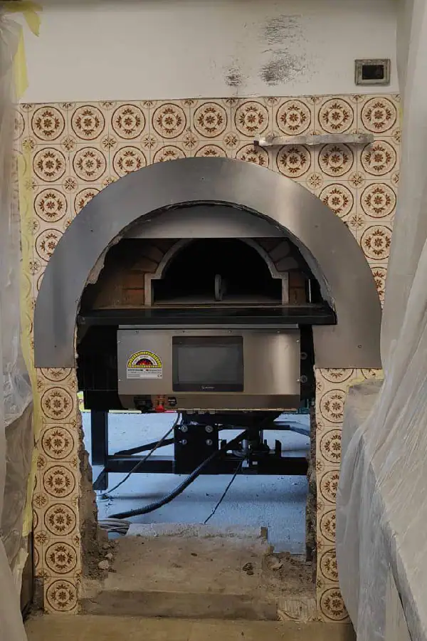 Realizzazione forno pizza rotante a legna