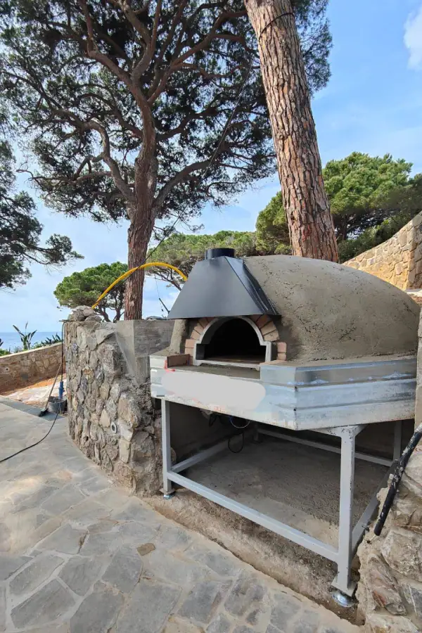 Costruzione forno combinato a legna e gas