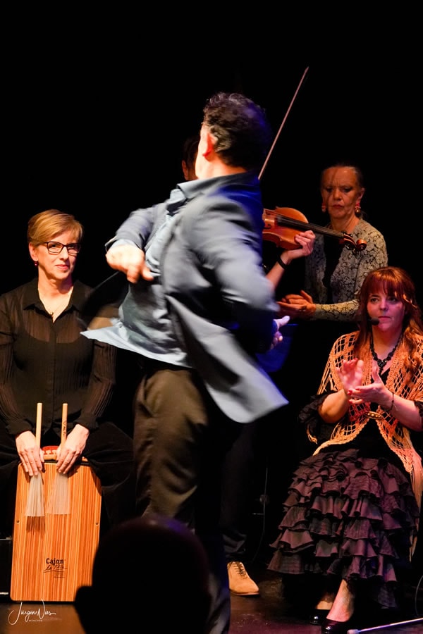 LUCERO ¡Flamenco! - Joaquin Ruíz tanzt