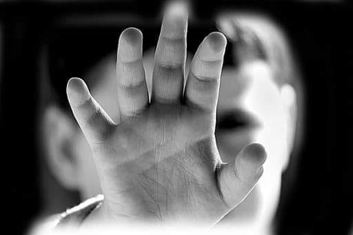 Xử lý hành vi quan hệ tình dục với người dưới 15 tuổi như thế nào?