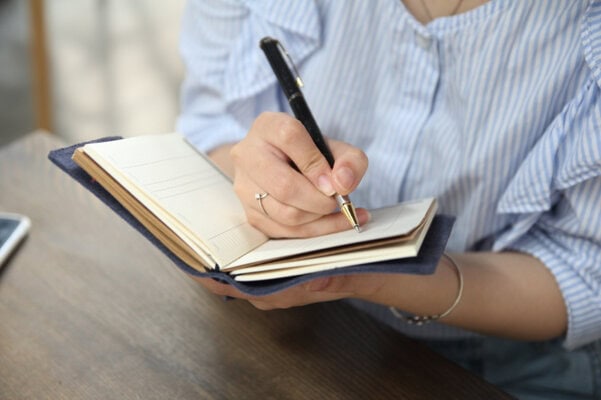 Pháp luật yêu cầu lưu giữ thông tin sổ đăng ký cổ đông.