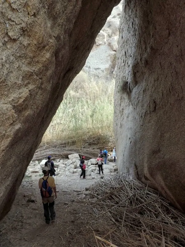 Túnel de rocas del río Aguas
