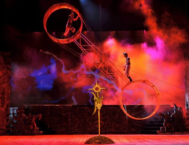 Chaoyang Theatre - Acrobatics Show