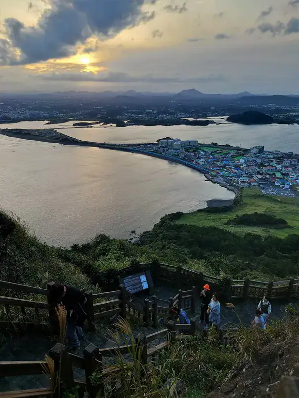 城山日出峰