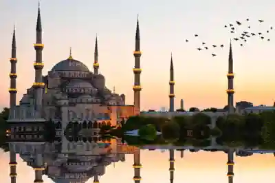 Uncover the Magic of Istanbul – Blue Mosque and Hagia Sophia at Sunrise