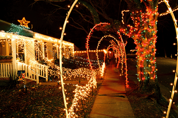 Folsom-christmas-light-installation-service this image shows Christmas lights in Folsom, CA