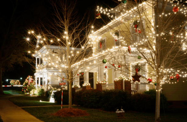 Folsom-christmas-lights this image shows Christmas lights in Folsom, CA