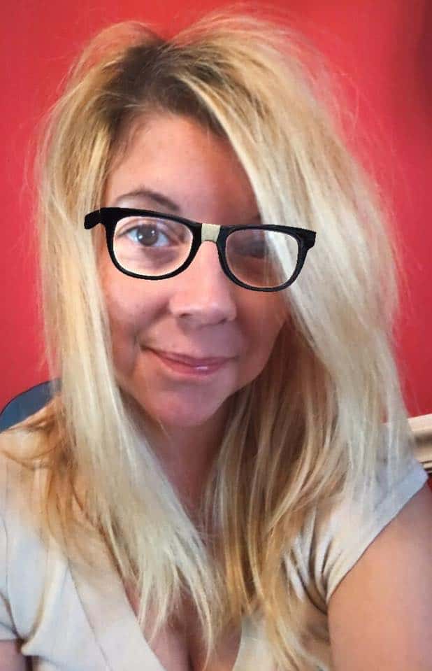 dry shampoo in hair