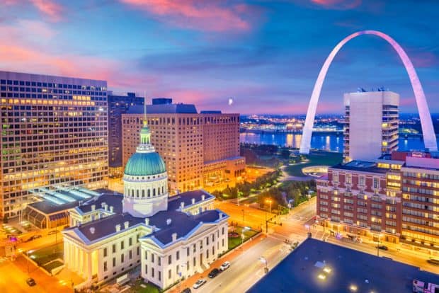 image of city in Missouri for use on webpage of Missouri franchise attorneys 