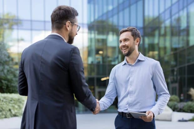 selling a business transaction image 