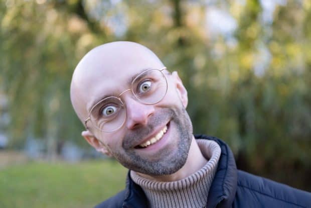 this person obviously needs a franchise lawyer