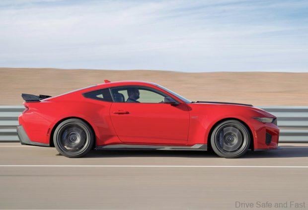 Ford Mustang Dark Horse SC